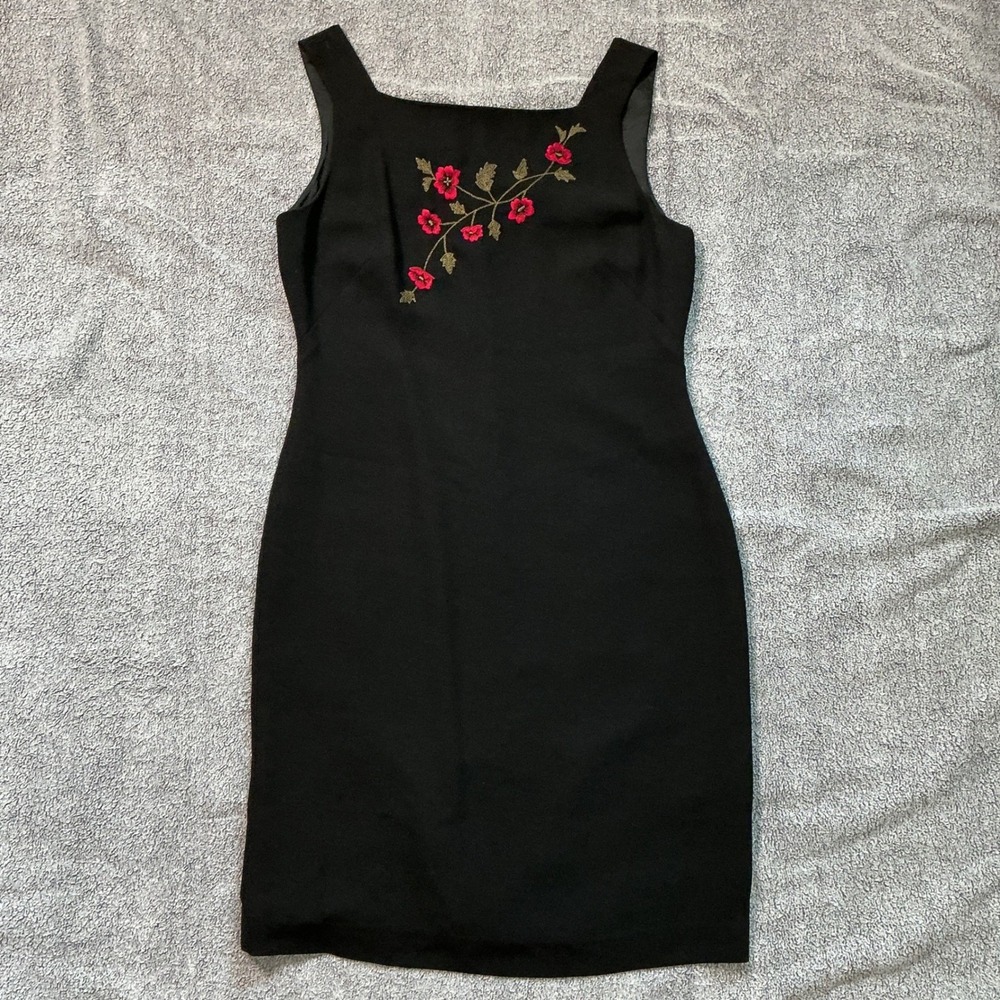 Casual Corner Annex Black Sleeveless Floral Embroidered Sheath Dress Size 4 4064